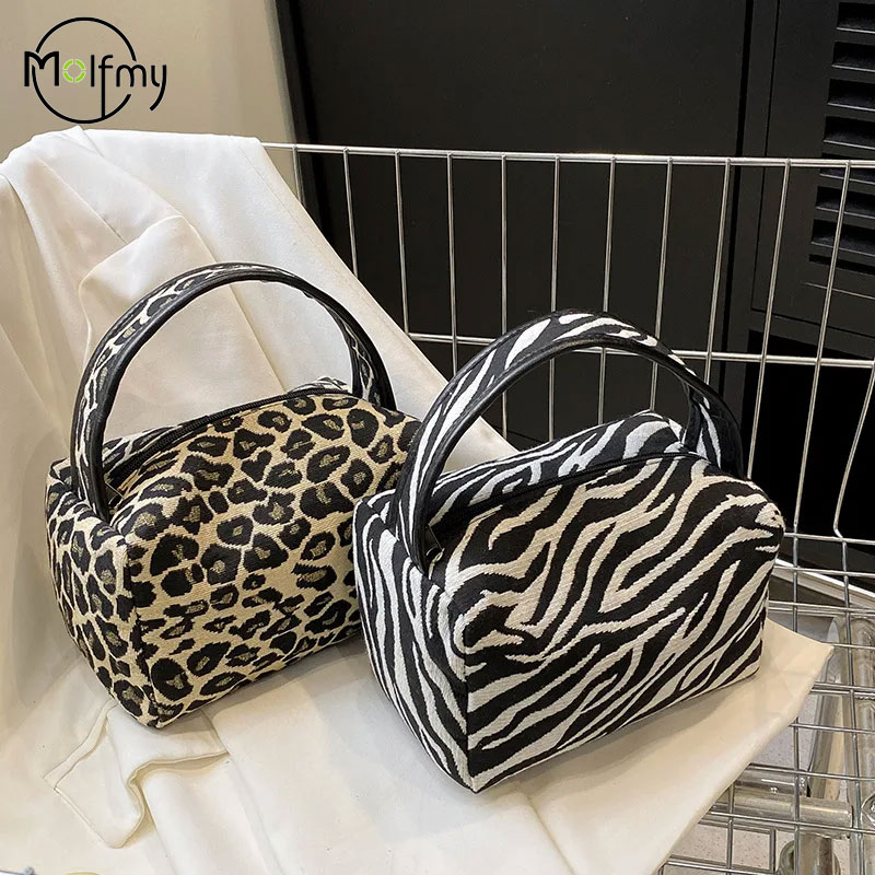 Bolsa de maquillaje de leopard - Luxury Skincare & Spa reseña y precio