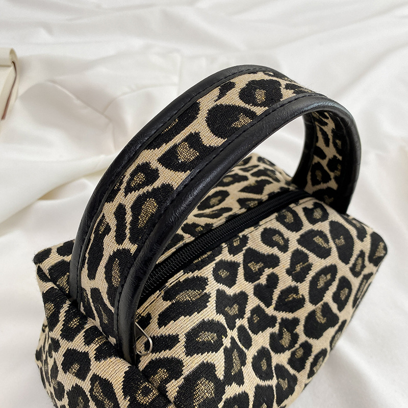 Bolsa de maquillaje de leopard - Luxury Skincare & Spa reseña y precio