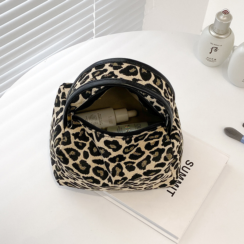 Bolsa de maquillaje de leopard - Luxury Skincare & Spa reseña y precio